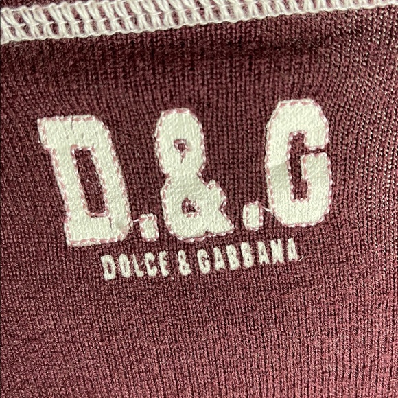 D&G Men's Vintage V-Neck Sweater in Burgundy and Cream - Picture 7 of 10